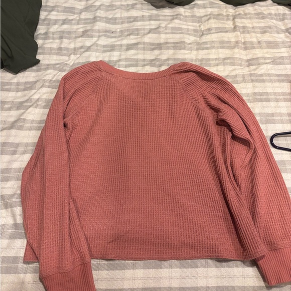 Women’s Old Navy Top - Picture 2 of 3